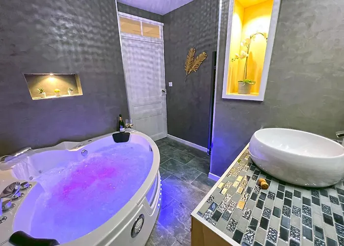 Cosy Avec Jacuzzi Classe 3 Etoiles Feriehus