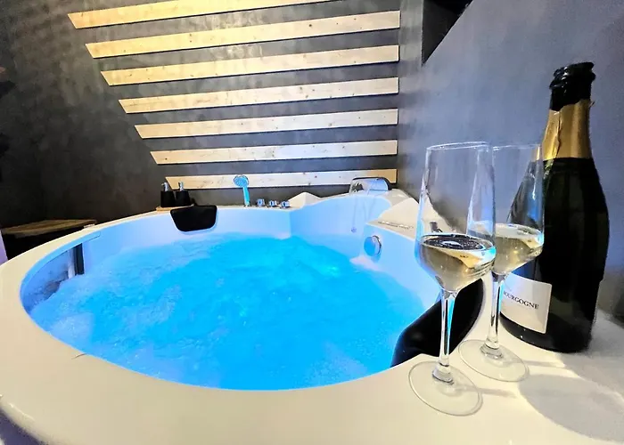 Cosy Avec Jacuzzi Classe 3 Etoiles Feriehus Poncin
